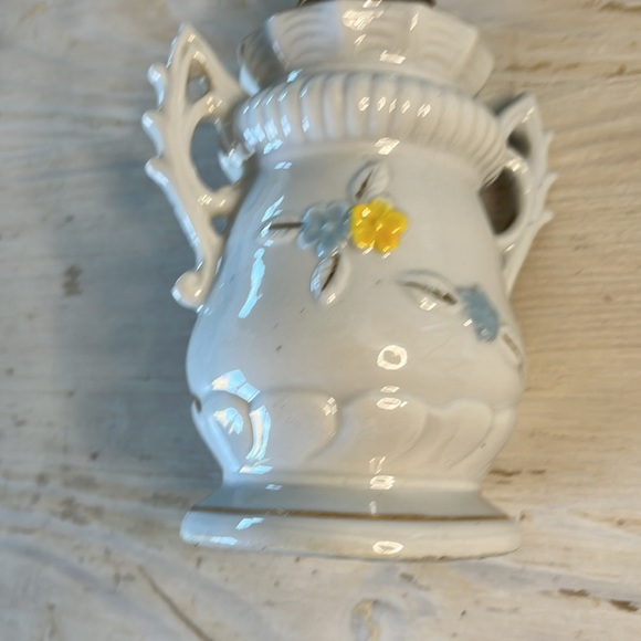 Vintage 1950s Hand Painted Floral Miniature Oil Lamp Japan Porcelain Betson’s - Picture 6 of 6